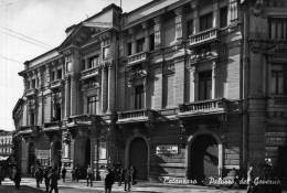 Bellissima Cartolina  Anni 50   "Catanzaro - Palazzo Del Governo  " - Catanzaro