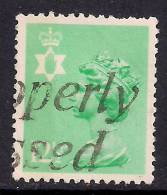 NORTHERN IRELAND GB 1982 12 1/2p EMERALD USED MACHIN STAMP SG 136.( E587 ) - Nordirland