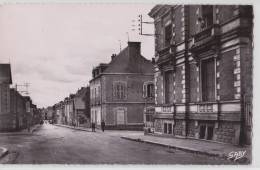 Ernée - Avenue Carnot - Artaud 10 - Ernee