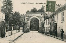 77 - FONTENAY-TRESIGNY - CPA - La Porte D'en Bas - Fontenay Tresigny