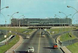 AEROPORT  DE PARIS  ORLY   L'aérogare 2 CHEVAUX Et DS CITROEN - Orly