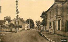 Loiret : Sept12 112 : Amilly  -  Grande Rue  -  Mairie  -  Ecole - Amilly