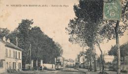 ( CPA 93 )  NEUILLY-SUR-MARNE  /  Entrée Du Pays  - - Neuilly Sur Marne