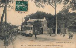 ( CPA 93 )  PAVILLONS-SOUS-BOIS  /  Carrefour Des Pavillons  - - Les Pavillons Sous Bois