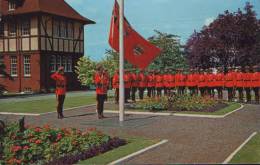 Canada-Postcard-A Troop Of The World Famous Royal Canadian Police Attending The Traditional Raising Of The Flag. - Police - Gendarmerie