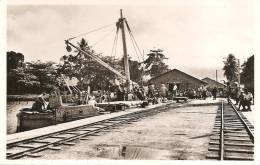 48-09 - LE GABON TOURISTIQUE - LE WHARF - LEGENDE ET EXPLICATION MANUSCRITE AU VERSO - 2 SCANS CPSM PETIT FORMAT - Gabun