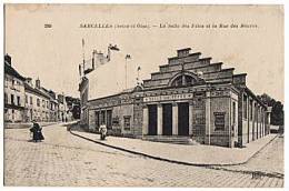 CPA 95 SARCELLES - La Salle Des Fetes Et La Rue Des Bauves - Sarcelles