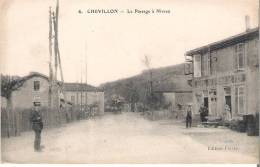 52 - CHEVILLON : LE PASSAGE A NIVEAU . - Chevillon