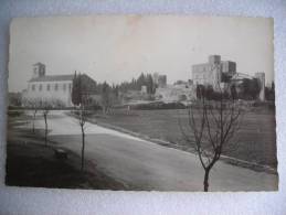 CP 84 Vaucluse  LOURMARIN  -  Le Château Et Le Temple - Luberon 1950 - Lourmarin