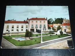 PAUILLAC-MEDOC - PLACE DE LATTRE DE TASSIGNY - 33 GIRONDE - Pauillac