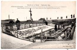 Cpa 51 - Fère Champenoise - Tombe De 21 Soldats...près De La Gare ... Edit. Ferrand Radet - Cimiteri Militari