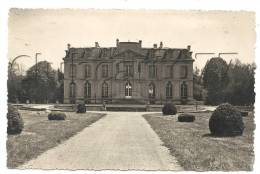 Luzarches (95)  : Le Château Saint-Thorin En 1950. - Luzarches