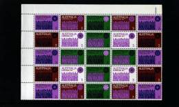AUSTRALIA - 1971  CHRISTMAS HALF PANE OF 25  MINT NH - Blocks & Sheetlets