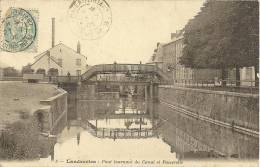 LANDRECIES -Pont Tournant Du Canal Et Passerelle - Beau Plan - Landrecies