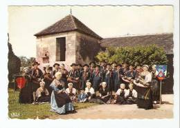 CPA - 18 - Cher : Nérondes : Groupe Folklorique Du Berry : Les Sonneurs Nérondais ( En Costumes ) + Poème Jean Baffier - Nérondes