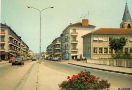 GIVORS  -  La Rue Victor Hugo - Givors