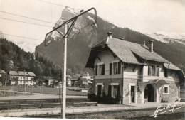 SAMOENS (74) Vue De La Gare De Chemin De Fer - Samoëns