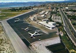 Vue Prise Vers CAGNES  Et  ANTIBES En 1967 - Luftfahrt - Flughafen