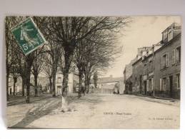 CPA  (53) Mayenne - ERNEE - Place Voisin - Ernee