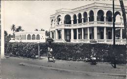 CPSM Lomé - Le Palais De Justice Et Le Cercle - Togo