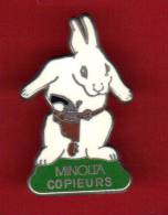 24790-pin's -informatique.minolta.lapin.revolver. - Informatique