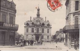 CP COMMENTRY N°118 LA PLACE DE L HOTEL DE VILLE - ECRITE EN 1910 - Commentry