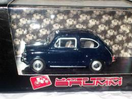 BRUMM - R349-05  -  FIAT 600D FANALONI  AVEC SA BOITE Scala 1/43 - Brumm