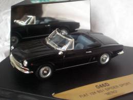 VITESSE - FIAT 124  SPIDER  AVEC SA  BOITE  Scala 1/43 - Vitesse