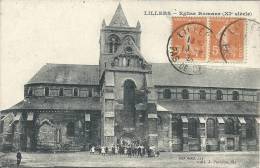 NORD PAS DE CALAIS - 62 - LILLERS - Eglise Romane XIème Siècle - Animation Devant La Porte - Lillers