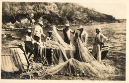 SAINTES Terre De Bas (Guadeloupe) Pecheurs à La Senne Préparation Gros Plan - Otros & Sin Clasificación