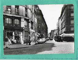 PARIS  VUE SUR LA RUE DE MONTREUIL ( Pompe à Essence ) - Paris (11)