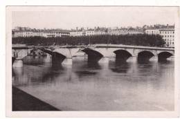 Carte  Photo  De LYON -  Pont  Endommagé  En Septembre 1944 Par Les Allemands - Lyon 9