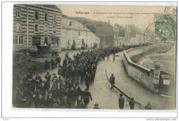 VILLERUPT 54 GREVES GREVISTES FAISANT LE TOUR DU VILLAGE AVEC MUSIQUE EN TETE JOUANT L´INTERNATIONALE - Briey