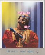 Burkina Faso 1996 Y&T BF 54. Stevie Wonder. Bloc Dentelé Perforé "annulé" Collé Sur Carton Par L´imprimeur Afin De ... - Chanteurs