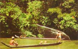 Dayaks Fishing Sarawak River - Maleisië