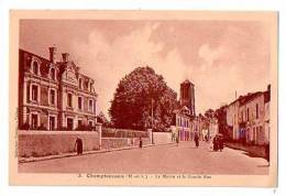 CHAMPTOCEAUX : "La Mairie Et La Grande Rue" - Champtoceaux