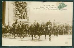 14 Juillet 1919 - Défilé De La Victoire , Les Maréchaux Joffres Et Foch Sortant De L'arc De Triomphe       - Tz61 - Guerra 1914-18