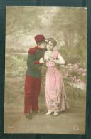 Militaire Embrassant Une Jeune Femme En Robe Longue - Tz108 - Patriottiche