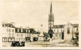 CPA 29 LANDIVISIAU PLACE DE L EGLISE ET MONUMENT AUX MORTS - Landivisiau