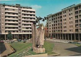 BR23137 Sesto S Giovanni  Monumento E Piazza Della Resistenza  2 Scans - Sesto San Giovanni