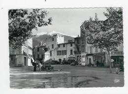 PRADES - Place De La République Et Vue Vers Le Canigou - Prades