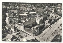 La Guerche-de-Bretagne (35) : Vue Aérienne Au Niveau De L'Avenue De La République En 1950. - La Guerche-de-Bretagne