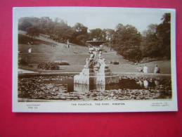 CPA PHOTO ANGLETERRE THE FOUNTAIN THE PARK PRESTON  NON VOYAGEE - Other & Unclassified