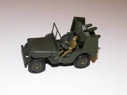 Véhicule Miniature Militaire Dinky-Toys - Militaria