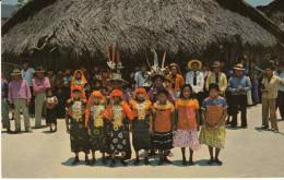 Giesta En El Dia De Los Indios En Una Isla De San Blas - Festivities On The Day Of The India On The Island Of San Blas - Panama