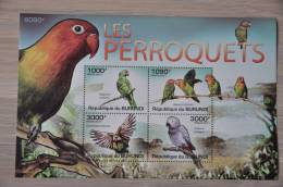 M1-  21  ++ REP. BURUNDI 2011 ++ BIRDS VOGELS OISEAUX PARROTS PERROQUETS PAPEGAAI    MNH ** - Neufs