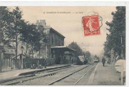 42 //  LE CHAMBON FEUGEROLLES   La Gare   Vue Intérieure   Arrivée Des Trains - Le Chambon Feugerolles