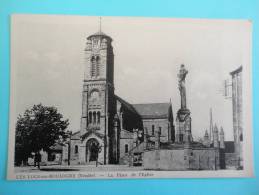 Les Lucs-sur-Boulogne ( 85 ) : La Place De L´église - Les Lucs Sur Boulogne