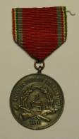 Hongrie Hungary Ungarn Médaille Medal 1958 # 1  "" Hungary Fireman´s Medal For 5 Years Service "" - Other & Unclassified