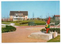 CPSM - GRANDE SYNTHE - LE JARDIN PUBLIC - NAIN DE JARDIN - CAISSE D'EPARGNE - Coul - Déb 80 ! - - Grande Synthe